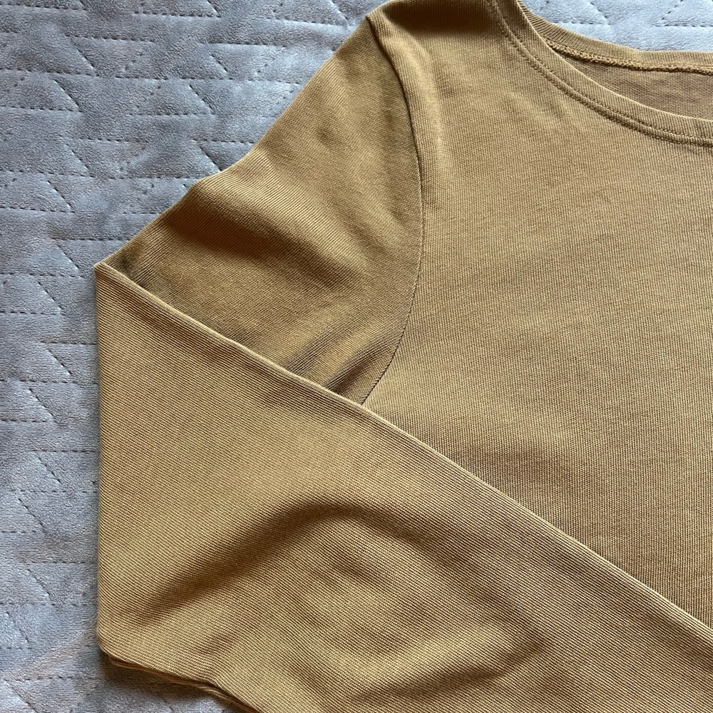Filson Women's Tan Long Sleeve Top - Picture 4 of 10
